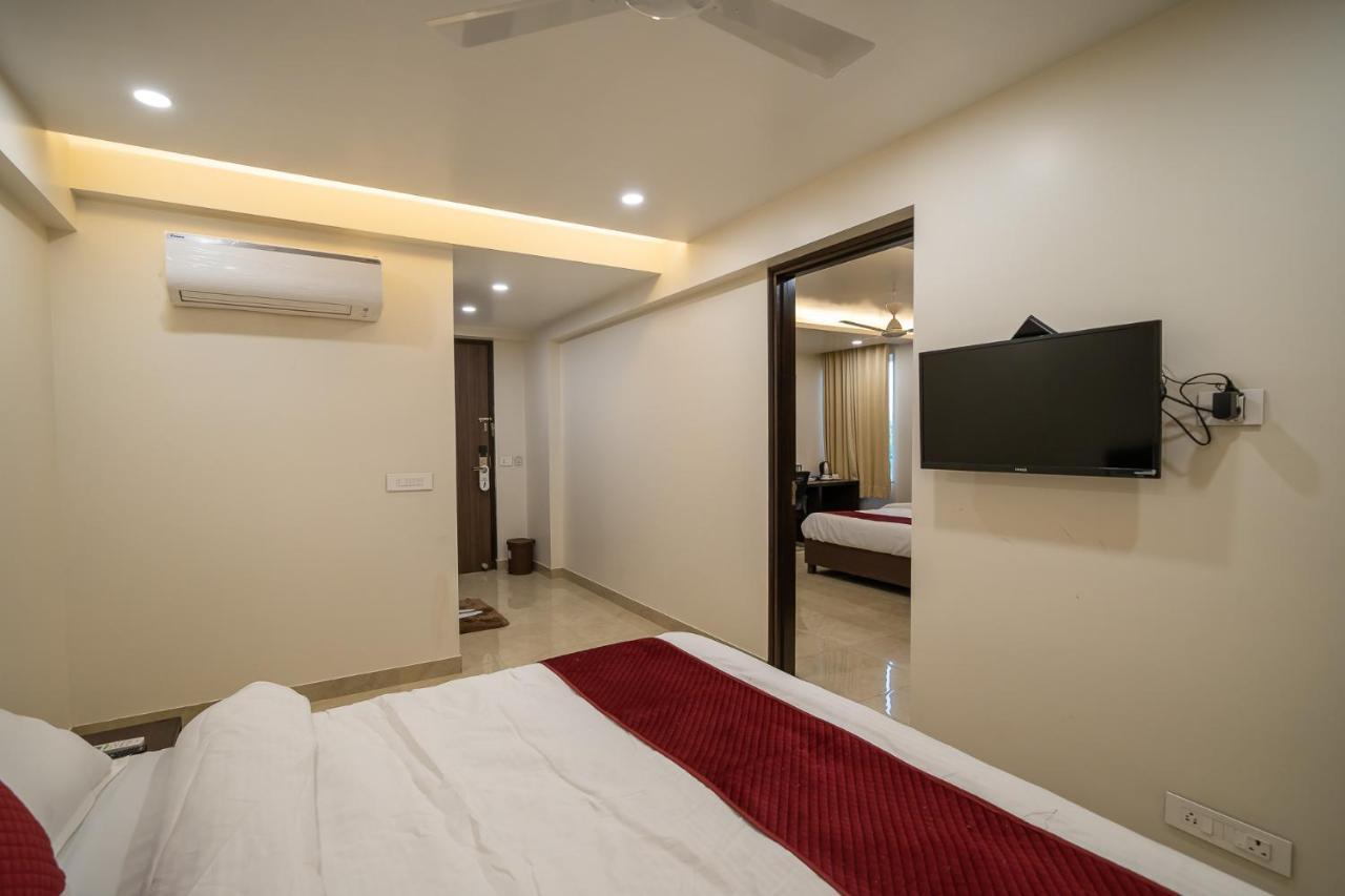 Отель Sheerha Royal Residency-Near Jaipur Airport Экстерьер фото