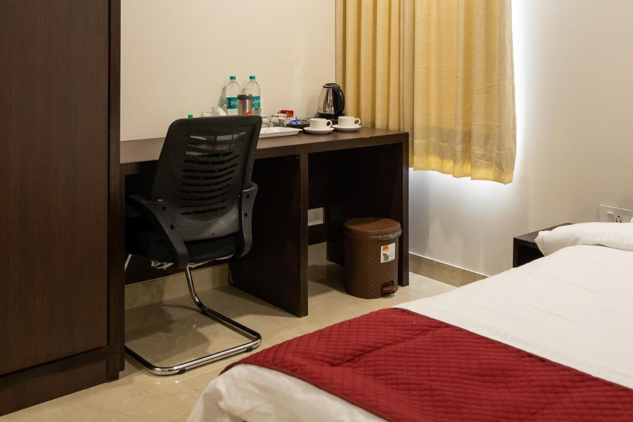 Отель Sheerha Royal Residency-Near Jaipur Airport Экстерьер фото