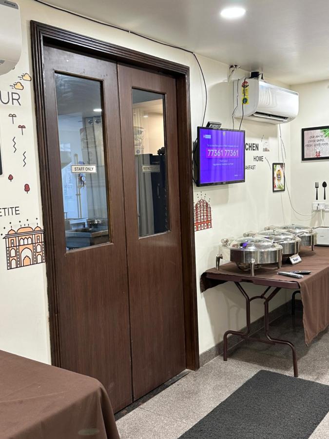 Отель Sheerha Royal Residency-Near Jaipur Airport Экстерьер фото